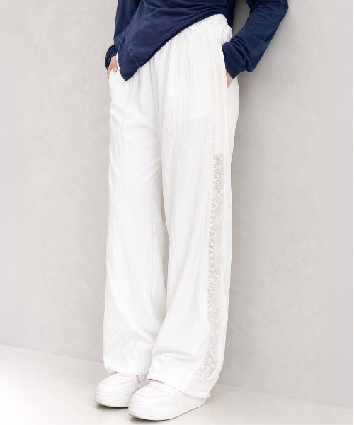 GREENHOX(グリーンホックス)の「レース切り替えワイドパンツ(その他パンツ・レディース・ライトブルー/アイボリー・MEDIUM/LARGE)」の7枚目の写真