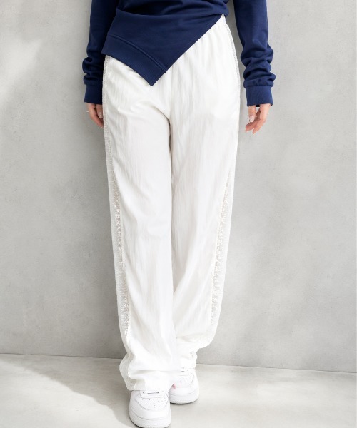 GREENHOX(グリーンホックス)の「レース切り替えワイドパンツ(その他パンツ・レディース・ライトブルー/アイボリー・MEDIUM/LARGE)」の6枚目の写真