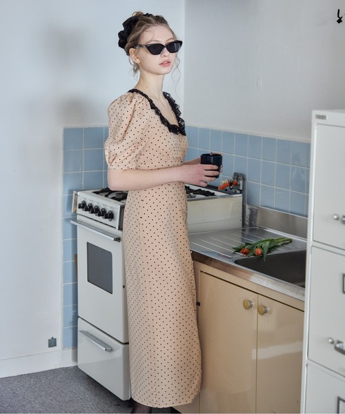 etre loin(エトルワン)の「デコルテレースワンピース / Decollete lace dress(ドレス・レディース・ベージュ/ネイビー/ミント・M)」の10枚目の写真