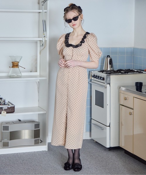 etre loin(エトルワン)の「デコルテレースワンピース / Decollete lace dress(ドレス・レディース・ベージュ/ネイビー/ミント・M)」の12枚目の写真