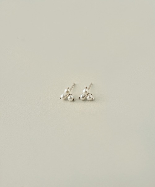 VATSURICA(バツリカ)の「〈VATSURICA〉silver925 / トライアングル パール ピアス(ピアス(両耳用)・レディース・シルバー/ゴールド・FREE)」の2枚目の写真