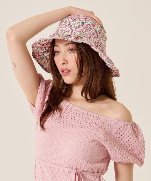 TINA:JOJUN(ティーナジョジュン)の「フラワー プリーツ バケットハット TINA:JOJUN(ハット・レディース・ブラック/ピンク・F)」の3枚目の写真