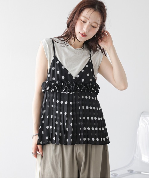 AMELY(エミリー)の「ドット×プリーツキャミソール(キャミソール・レディース・ブラック系・フリー)」の3枚目の写真