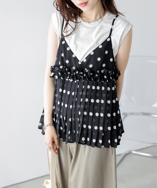 AMELY(エミリー)の「ドット×プリーツキャミソール(キャミソール・レディース・ブラック系・フリー)」の5枚目の写真