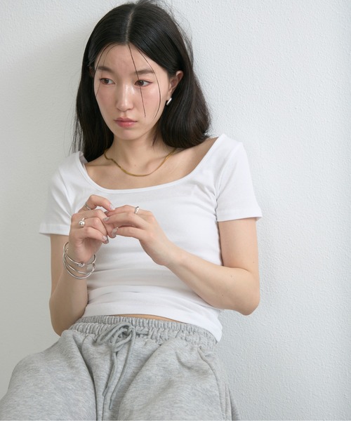 NUJOH(ヌゾ)の「Square Neck Slim Tee / スクエアネックスリムT(Tシャツ/カットソー・レディース・ネイビー/グレー/アイボリー/ブラック・FREE)」の2枚目の写真