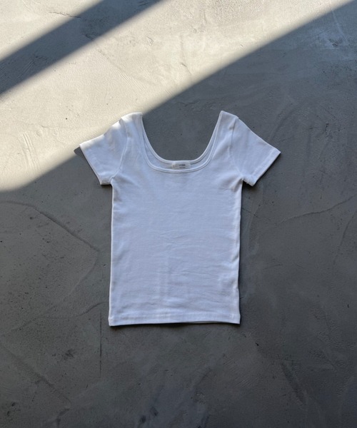 NUJOH(ヌゾ)の「Square Neck Slim Tee / スクエアネックスリムT(Tシャツ/カットソー・レディース・ネイビー/グレー/アイボリー/ブラック・FREE)」の5枚目の写真