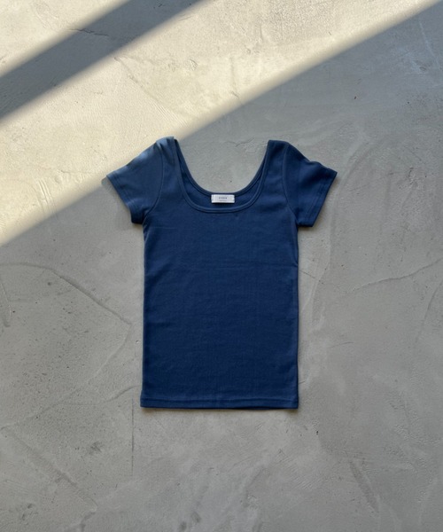NUJOH(ヌゾ)の「Square Neck Slim Tee / スクエアネックスリムT(Tシャツ/カットソー・レディース・ネイビー/グレー/アイボリー/ブラック・FREE)」の11枚目の写真
