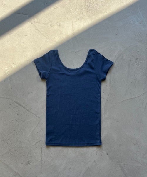 NUJOH(ヌゾ)の「Square Neck Slim Tee / スクエアネックスリムT(Tシャツ/カットソー・レディース・ネイビー/グレー/アイボリー/ブラック・FREE)」の12枚目の写真