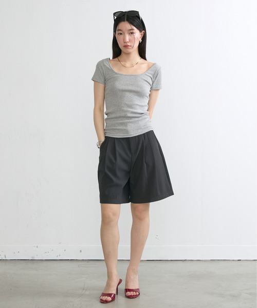 NUJOH(ヌゾ)の「Square Neck Slim Tee / スクエアネックスリムT(Tシャツ/カットソー・レディース・ネイビー/グレー/アイボリー/ブラック・FREE)」の20枚目の写真