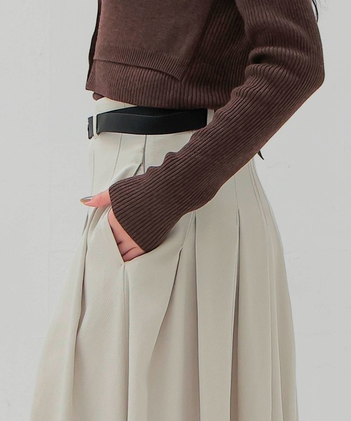 DRESSLAVE(ドレスレイブ)の「irregular tuck belt skirt(イレギュラータックベルトスカート)(スカート・レディース・ネイビー/ベージュ・38/36)」の8枚目の写真