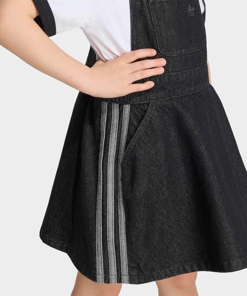 adidas(アディダス)の「デニム ダンガリー ドレス / アディダスオリジナルス adidas Originals(ワンピース・キッズ・ブラック・110/100)」の4枚目の写真