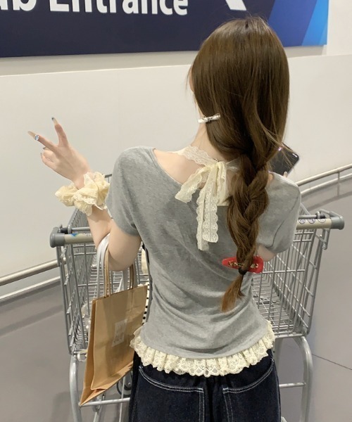 AMAJI(アマジ)の「スクエアネック レース切替 ホルターネック 半袖Tシャツ(Tシャツ/カットソー・レディース・グレー・SMALL/MEDIUM/LARGE/X-LARGE)」の3枚目の写真
