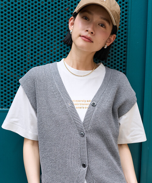 FREAK'S STORE(フリークスストア)の「箔プリント ロゴTシャツ(Tシャツ/カットソー・レディース・オフホワイト/ブラック/ベージュ・フリ-)」の20枚目の写真