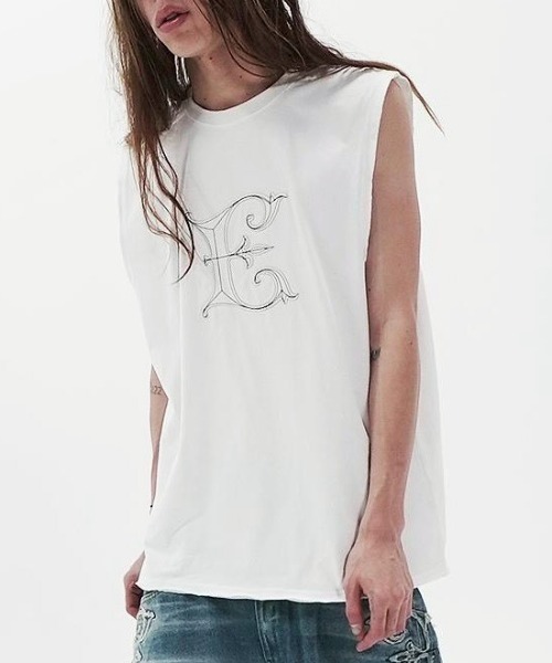E RIN AI E(オリンアイ)の「【E RIN AI E】NOUVEAU E SLEEVELESS / 【オリンアイ】ワンポイントロゴノースリーブTシャツ(Tシャツ/カットソー・メンズ・ホワイト/ブラック・ONE SIZE)」の2枚目の写真