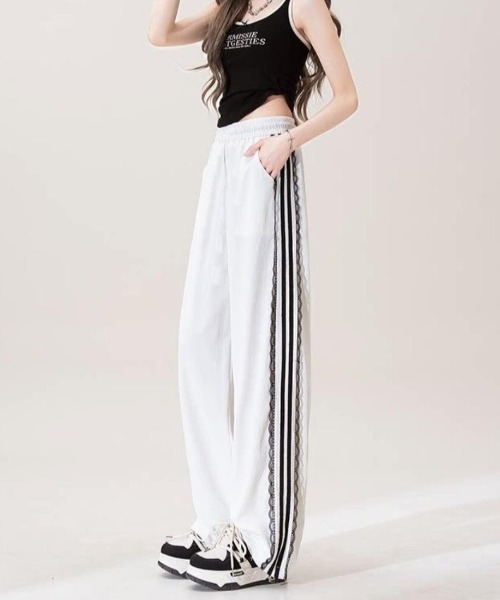 maison de LATIR(メゾンドラティール)の「ラクなのにおしゃれ見えする夏服ナイロンワイドパンツ(その他パンツ・レディース・ホワイト/ブラック・FREE)」の9枚目の写真