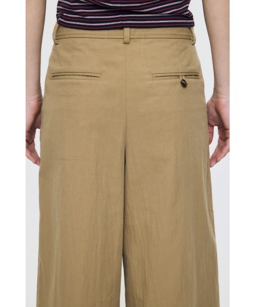 MOUSSY(マウジー)の「WASHED CHINO CROPPED パンツ(その他パンツ・レディース・ブラック/ベージュ・2/1)」の12枚目の写真