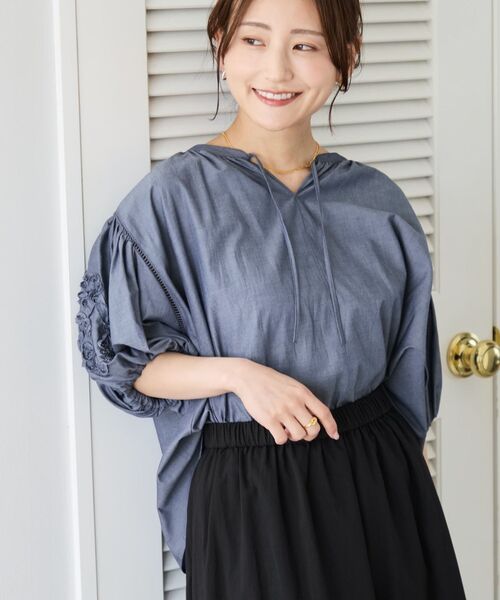 COHINA(コヒナ)の「テープエンブロイダリーブラウス 【低身長・小柄女性】(シャツ/ブラウス・レディース・ネイビー/ブルー/オフホワイト・ONE SIZE)」の1枚目の写真