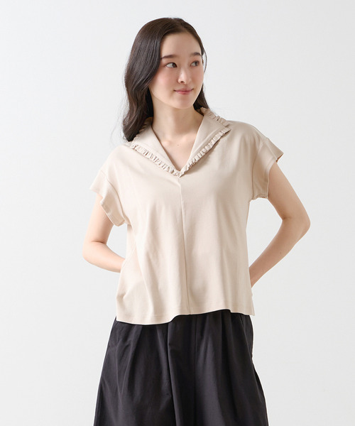 LOGEMENT DE CLAIRE(ロジュモンドクレール)の「【LOURMARIN】フリルカラープルオーバー(Tシャツ/カットソー・レディース・ブラック/カーキ/ライトベージュ・FREE)」の1枚目の写真