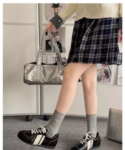 FREE STYLISTS(フリー スタイリスト)の「【Y2Kガーリー】 レトロカラーのヴィンテージ風スニーカー(スニーカー・レディース・ブラック・XL/L/M)」の6枚目の写真