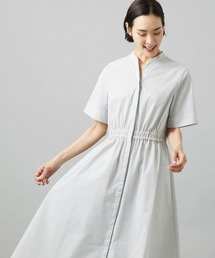 Vネックフレアワンピース