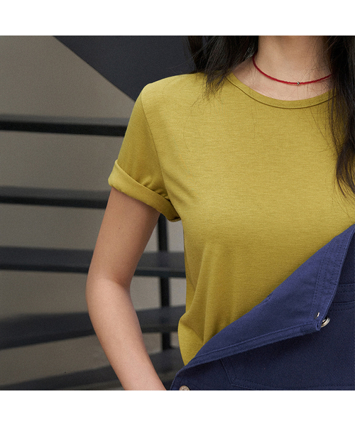 MORVE13(モルブ13)の「モルブカーブネック半袖トップス(Tシャツ/カットソー・レディース・オリーブ/アイボリー/ブラック/チャコール/ライトイエロー/ライトグレー・FREE)」の5枚目の写真
