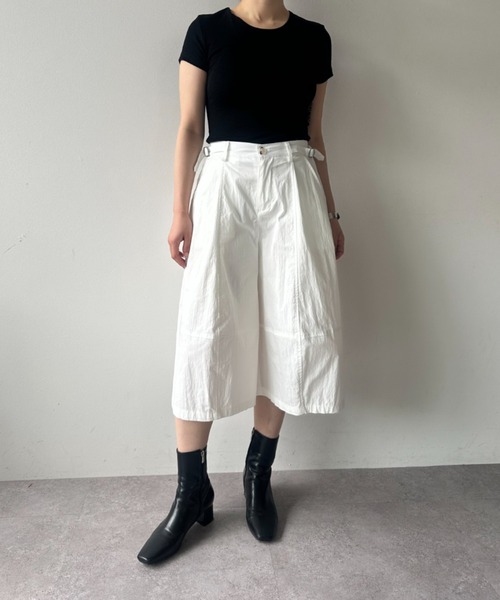 ELTONE（エルトーン）の「サイドベルトコクーンミディパンツ（その他パンツ・レディース・ホワイト/ブラック・MEDIUM/SMALL）」の19枚目の写真