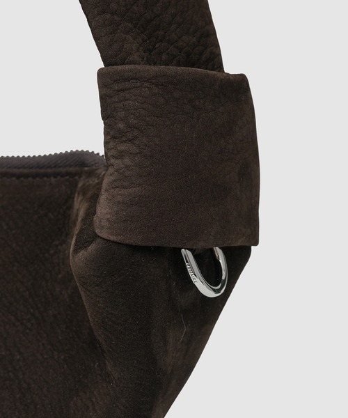LEMAIRE(ルメール)の「SMALL CROISSANT BAG(ショルダーバッグ・メンズ・ブラウン・ONE SIZE)」の3枚目の写真