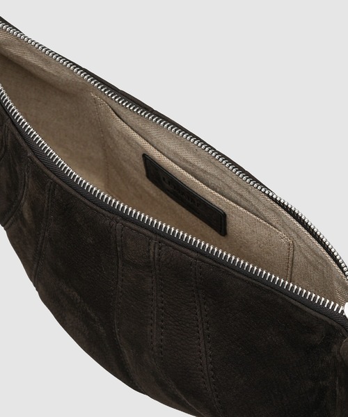 LEMAIRE(ルメール)の「SMALL CROISSANT BAG(ショルダーバッグ・メンズ・ブラウン・ONE SIZE)」の6枚目の写真