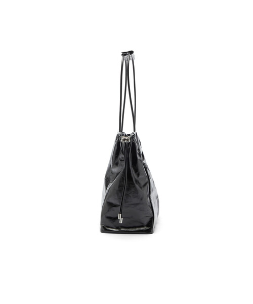 DIESEL(ディーゼル)の「ウィメンズ トートバッグ SCRUNCH-D TOTE E/W(トートバッグ・レディース・ブラック・UNI)」の3枚目の写真