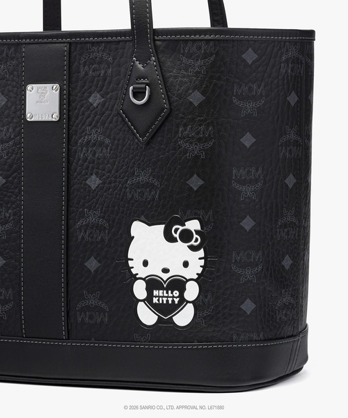 MCM(エムシーエム)の「MCM x HELLO KITTY Liz ショッパーバッグ(トートバッグ・レディース・ベージュ/ブラック・ONE SIZE)」の8枚目の写真