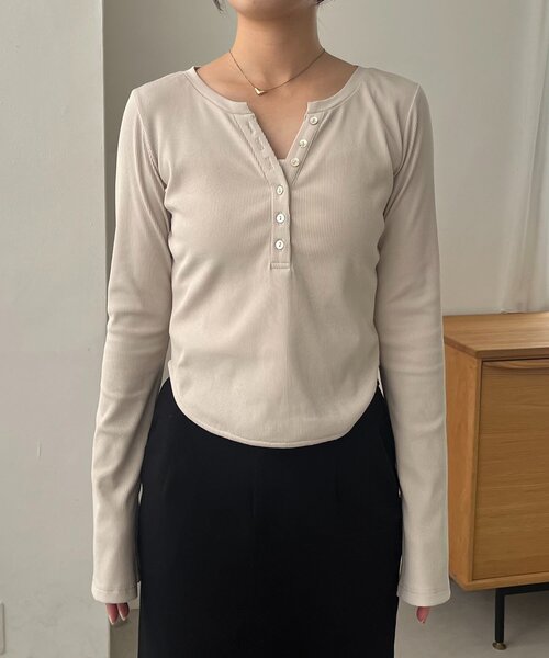 CAPRICIEUX LE'MAGE(カプリシューレマージュ)の「キーネックヘンリーT(Tシャツ/カットソー・レディース・チャコールグレー/ブラック/ブラウン/ホワイト系その他・FREE)」の22枚目の写真