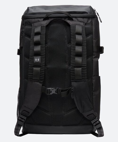 UNDER ARMOUR(アンダーアーマー)の「UAターポリン バックパック 40リットル 3.0(トレーニング/メンズ/レディース)(バックパック/リュック・レディース・ブラック・ONESIZE)」の2枚目の写真