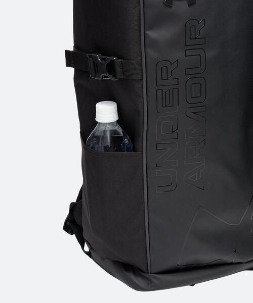 UNDER ARMOUR(アンダーアーマー)の「UAターポリン バックパック 40リットル 3.0(トレーニング/メンズ/レディース)(バックパック/リュック・レディース・ブラック・ONESIZE)」の6枚目の写真