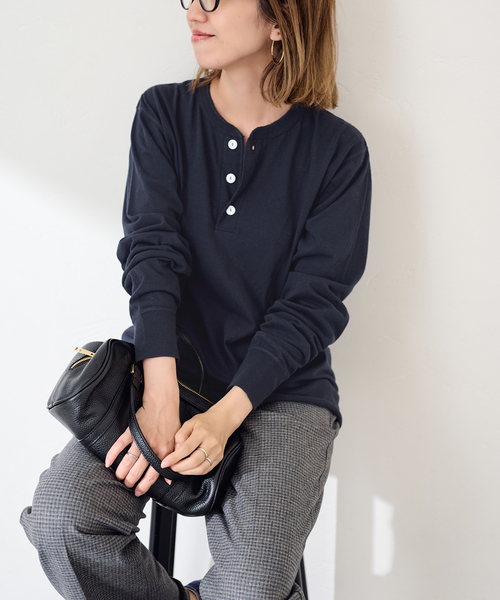 FRAMeWORK（フレームワーク）の「≪新色 /追加≫Healthknit/ヘルスニット ヘンリーロングスリーブ（Tシャツ/カットソー・レディース・アイボリー/ネイビー/チャコールグレー/ホワイト・FREE）」の4枚目の写真