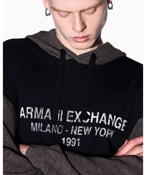 ARMANI EXCHANGE(アルマーニエクスチェンジ)の「【A|X アルマーニ エクスチェンジ】AXロゴ カラーブロック フーデッドニットプルオーバー(ニット/セーター・メンズ・ダークネイビー・MEDIUM/LARGE/X-SMALL/X-LARGE/SMALL)」の4枚目の写真