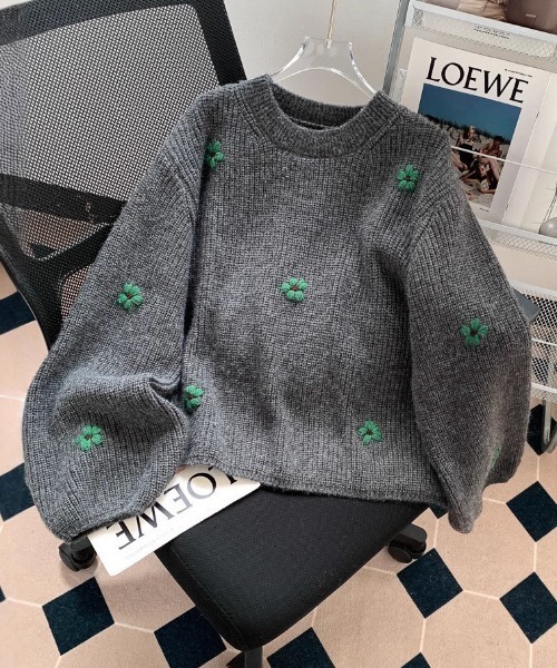 NANEA（ナネア）の「花刺繍ニットプルオーバー（ニット/セーター・レディース・グリーン/アイボリー/グレー/ブラウン・フリー）」の14枚目の写真