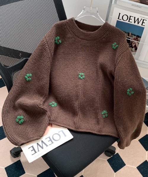 NANEA（ナネア）の「花刺繍ニットプルオーバー（ニット/セーター・レディース・グリーン/アイボリー/グレー/ブラウン・フリー）」の15枚目の写真