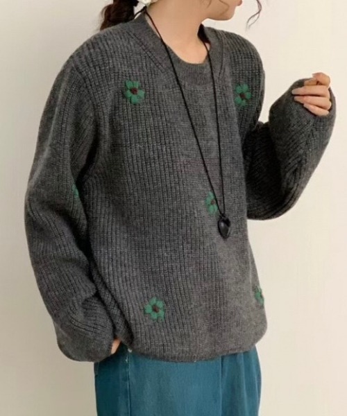 NANEA（ナネア）の「花刺繍ニットプルオーバー（ニット/セーター・レディース・グリーン/アイボリー/グレー/ブラウン・フリー）」の6枚目の写真
