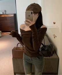 Nia(ニア)/ギャザーデザインオフショルダー長袖トップス