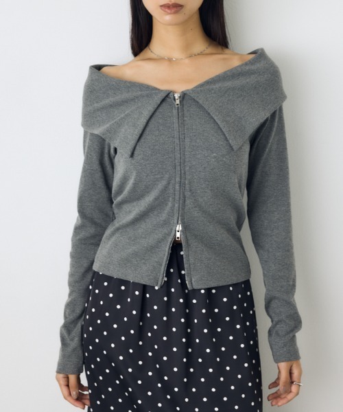 AZUL by moussy(アズールバイマウジー)の「ダブルジップオフショル長袖トップス 秋服 春服 リブカットソー ダブルジップ デザイントップス(Tシャツ/カットソー・レディース・ブラック/ダークブルー/グレー系その他4・FREE)」の2枚目の写真