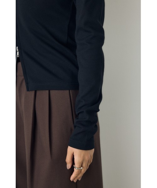AZUL by moussy(アズールバイマウジー)の「ダブルジップオフショル長袖トップス 秋服 春服 リブカットソー ダブルジップ デザイントップス(Tシャツ/カットソー・レディース・ブラック/ダークブルー/グレー系その他4・FREE)」の22枚目の写真