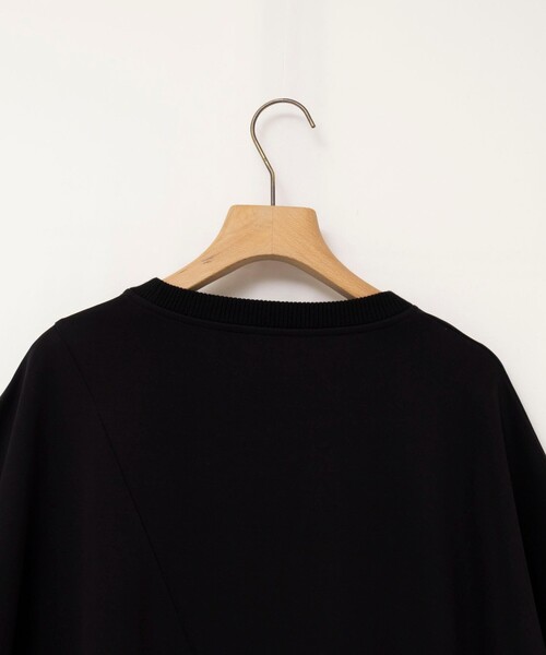 Rie Miller(リエミラー)の「《セットアップ対応》ウォッシャブルソフトダンボール変形プルオーバ(Tシャツ/カットソー・レディース・ブラック/ベージュ・38)」の4枚目の写真