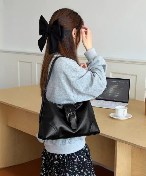 Miniministore(ミニミニストア)の「ベルトデザインワンショルダーバッグ大容量(ショルダーバッグ・レディース・シルバー/ブラウン/ブラック・FREE)」の7枚目の写真