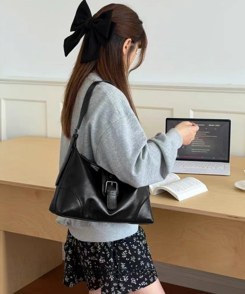 Miniministore(ミニミニストア)の「ベルトデザインワンショルダーバッグ大容量(ショルダーバッグ・レディース・シルバー/ブラウン/ブラック・FREE)」の8枚目の写真