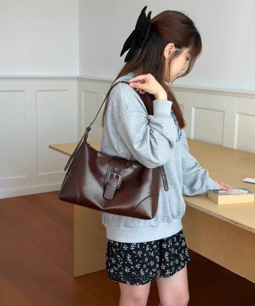 Miniministore(ミニミニストア)の「ベルトデザインワンショルダーバッグ大容量(ショルダーバッグ・レディース・シルバー/ブラウン/ブラック・FREE)」の12枚目の写真