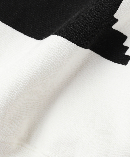 C.E(シーイー)の「C.E / シーイー CAVEMPT PORTRAY CREW NECK(スウェット・メンズ・ホワイト・X-LARGE/MEDIUM)」の4枚目の写真