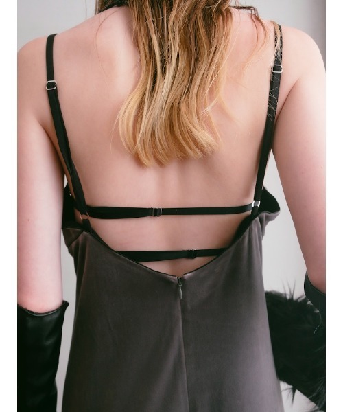 ILANIS(イラニス)の「Quiet Velvet Cami Dress(ワンピース・レディース・グレー/ブラック・FREE)」の12枚目の写真