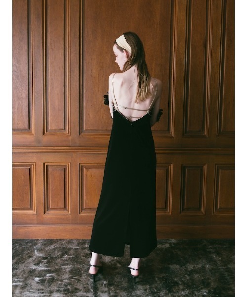 ILANIS(イラニス)の「Quiet Velvet Cami Dress(ワンピース・レディース・グレー/ブラック・FREE)」の19枚目の写真