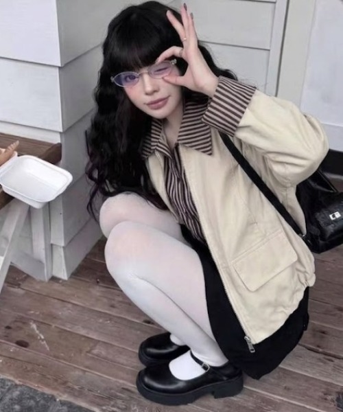 AVYL(アヴィル)の「ストライプシャツドッキング ショートブルゾン(ブルゾン・レディース・ネイビー/ブラウン/アイボリー・M)」の5枚目の写真