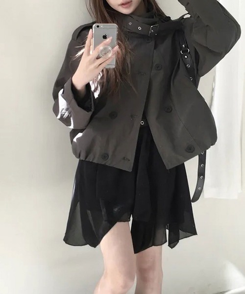 Girly Doll(ガーリードール)の「ダブルボタンショートトレンチコート(トレンチコート・レディース・ベージュ/ダークグレー・F)」の4枚目の写真